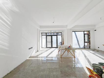 济南中建长清湖(珺园)4室2厅180平低楼层/共1层