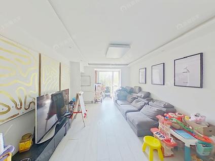 北京京贸国际公寓2室1厅96.27平低楼层/共28层