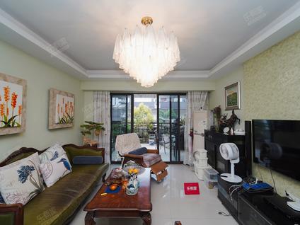 北京高尔夫1号3室2厅136平中楼层/共7层