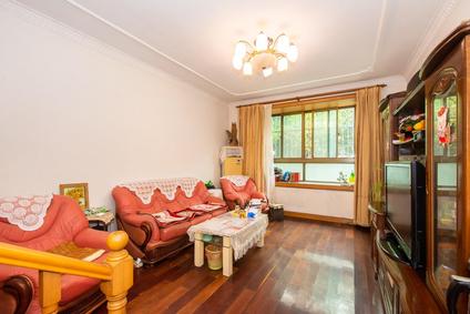 上海日月新苑3室2厅110.84平低楼层/共6层