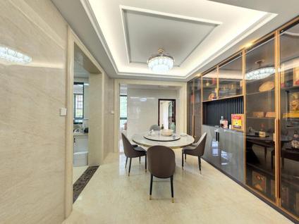 海口海阔天空国瑞城(雅仕苑)4室2厅175.2平低楼层/共31层