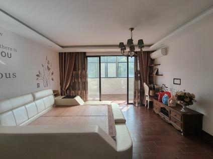 江门格林春天5室3厅240平高楼层/共3层