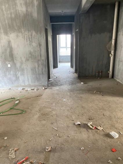 新乡蓝葆湾5室2厅210平中楼层/共18层