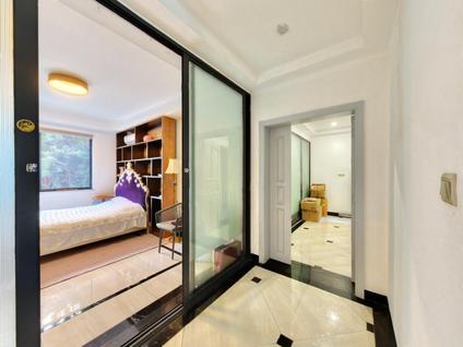 海口宝安江南城3室2厅186.4平低楼层/共4层