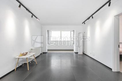 北京世纪宝鼎公寓1室1厅85.08平低楼层/共24层