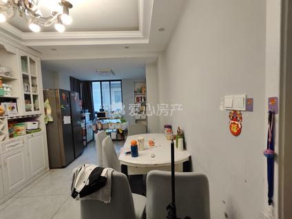 北京左岸名都3室2厅134.7平低楼层/共11层