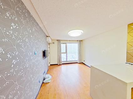 北京金蝉南里1室1厅56.5平低楼层/共21层