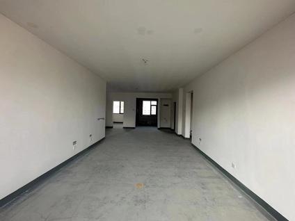 北京萨尔斯堡3室2厅137平高楼层/共18层