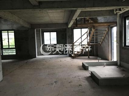 北京闽芝冠达山庄5室3厅228.2平低楼层/共6层