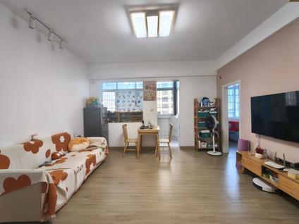 海口虹冠大厦2室2厅66平中楼层/共16层