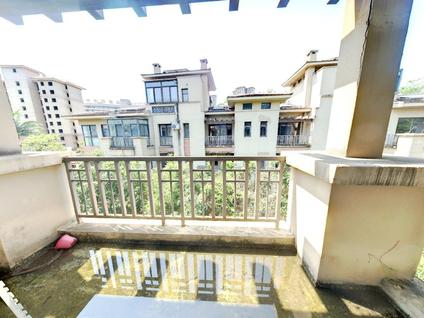 海口鲁能海蓝福源5室2厅163.92平低楼层/共2层