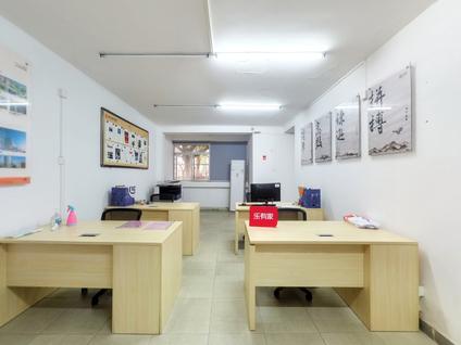 北京金田花园3室2厅82.4平低楼层/共8层