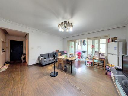 长沙航天大院3室2厅130.95平低楼层/共7层