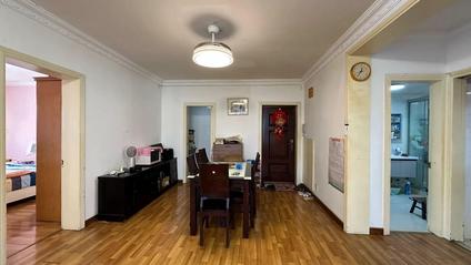 北京江海花园3室1厅117平高楼层/共6层