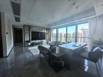 北京建发五缘橖月4室2厅141.29平高楼层/共33层