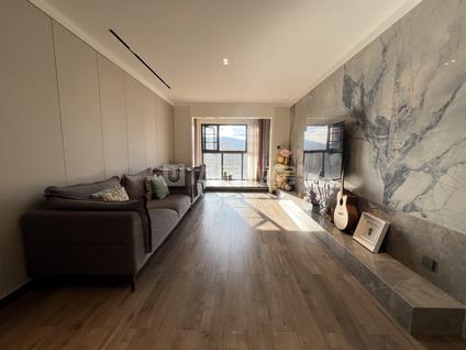 北京俊发城(玉兰苑)3室2厅120平高楼层/共44层