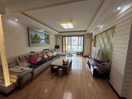 北京世通国际3室2厅140平中楼层/共32层