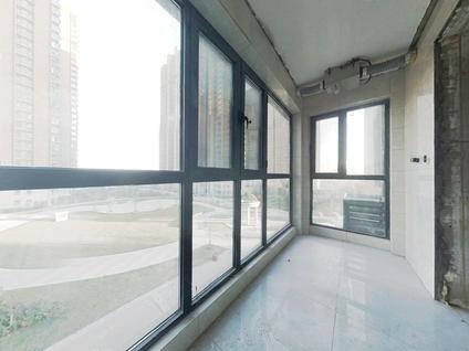 新乡诚城常青藤3室2厅134平中楼层/共33层