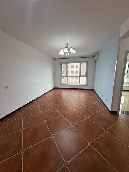 北京古韵阳光家园2室1厅84平低楼层/共25层