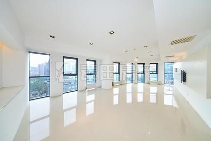 北京三里屯SOHO公寓4室2厅249平中楼层/共32层