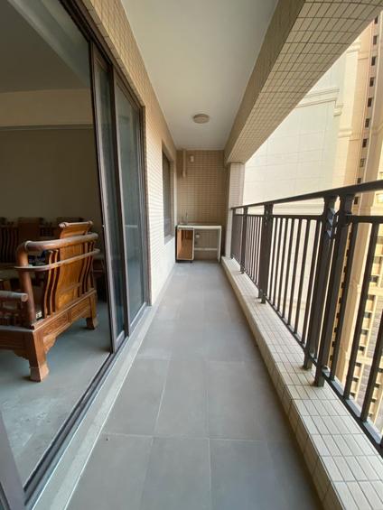 北京保利西海岸4室2厅132平中楼层/共33层