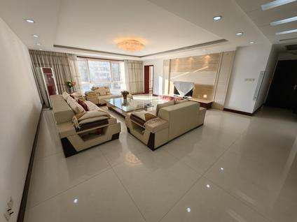 包头锦林花园4室2厅221.3平中楼层/共6层