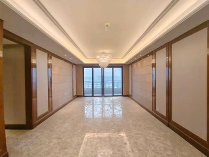 厦门恒大帝景3室1厅135平高楼层/共31层