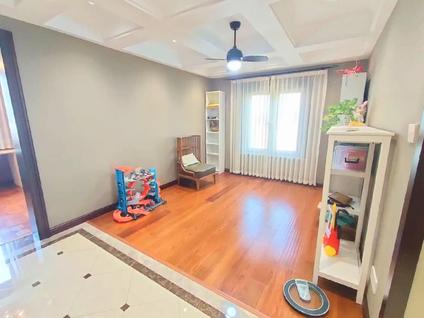 北京绿地湖语墅3室3厅292.07平低楼层/共3层