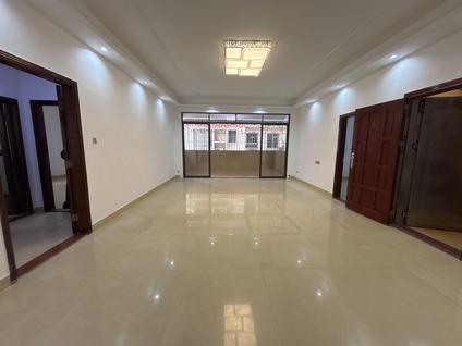 北京中心南路4室2厅125平中楼层/共8层