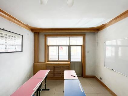 兰州军安小区2室2厅93.6平低楼层/共8层