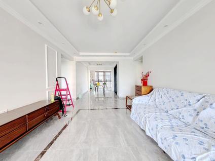 海口保利中央海岸4室1厅124平高楼层/共23层