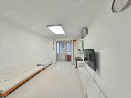 北京富顿大厦1室2厅73.59平低楼层/共30层