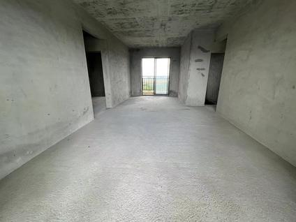 江门景湖天地3室2厅108平高楼层/共18层