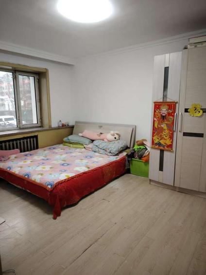 哈尔滨哈医大二院家属楼1室1厅50平低楼层/共7层