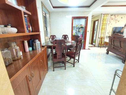 北京康德名都4室2厅134平中楼层/共15层