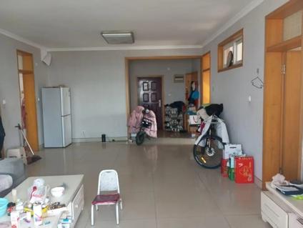 北京湖景公寓3室2厅148平中楼层/共18层