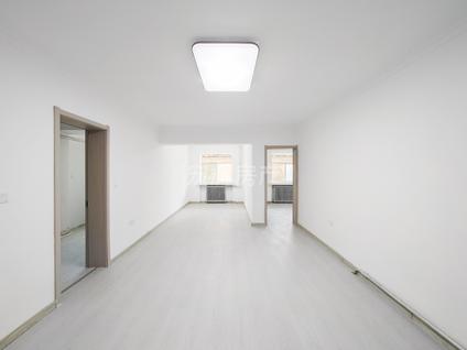 北京飞天家属院(东岗西路)2室1厅69.8平低楼层/共7层