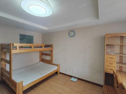 北京SR金领公寓1室1厅45平中楼层/共24层