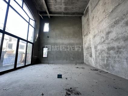 东莞虎门国际公馆5室3厅668平低楼层/共1层