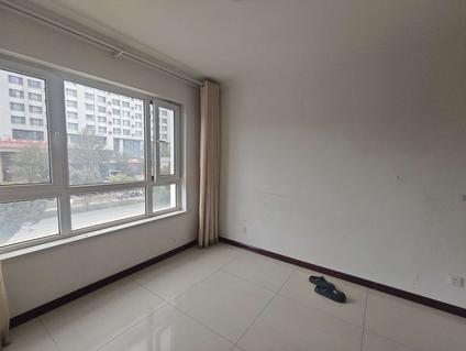 银川瑞景嘉园(一区)1室1厅41平低楼层/共12层