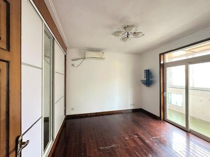 北京万裕风情园4室2厅208.75平低楼层/共3层