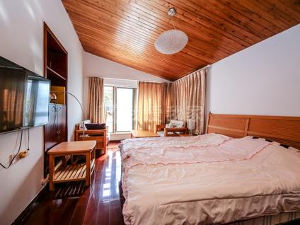 北京太湖美山庄4室2厅236.08平低楼层/共3层