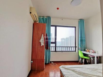 济南绿地IFC中央公馆B13地块3室2厅134平中楼层/共17层