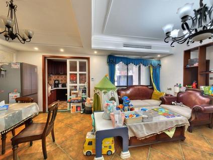 北京金麓小区2室2厅81.3平高楼层/共18层