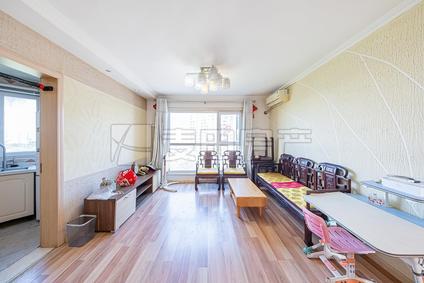 北京四合上院2室1厅90平高楼层/共18层