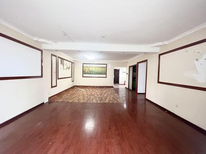 北京长湖景苑4室2厅176.4平低楼层/共32层