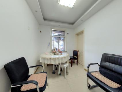 北京十字街70号3室1厅64.41平中楼层/共7层