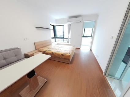 长宁新华路整租 东方金门花园1室0厅/42平/低楼层