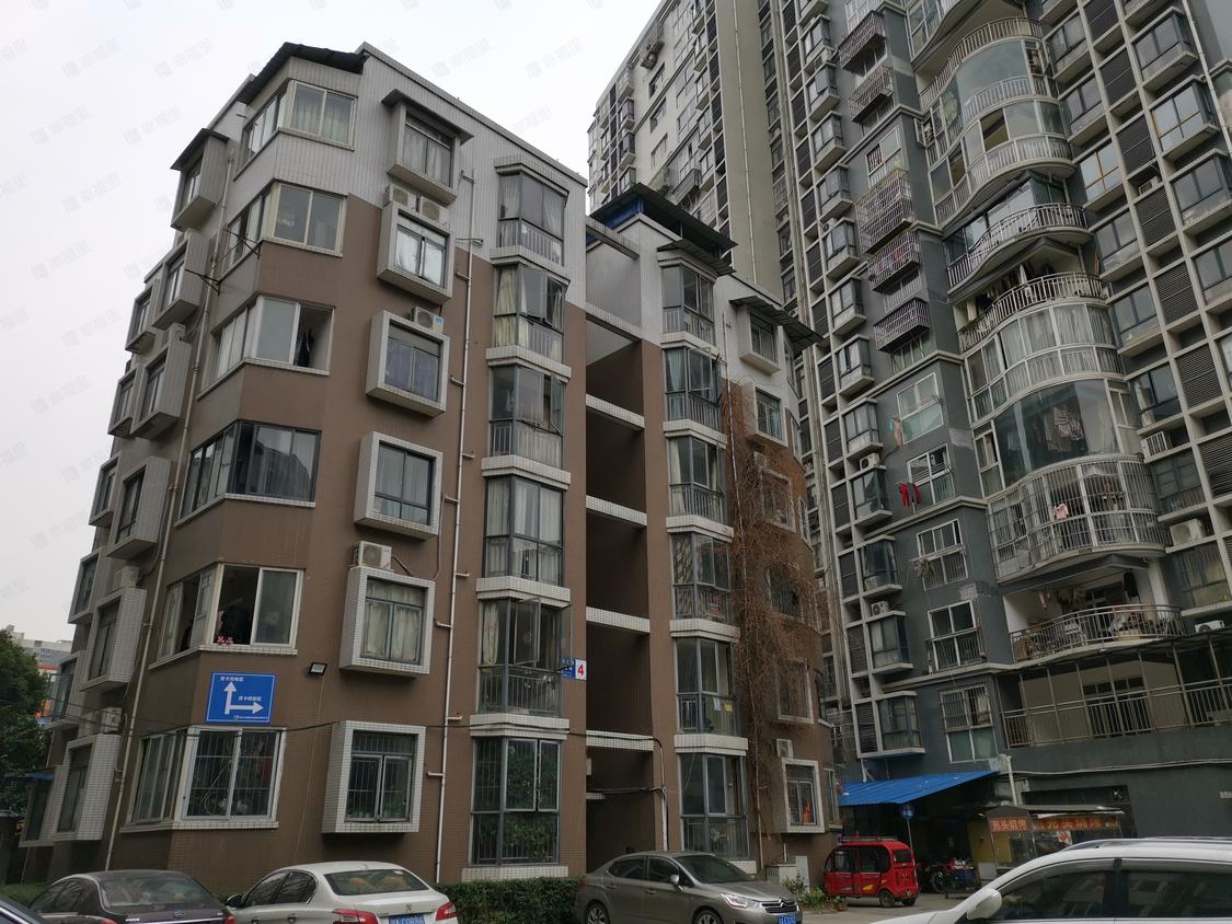 成都双流-蛟龙港/2009年建学府公寓