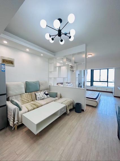 江宁百家湖整租 汇金新天地1室1厅/60平/中楼层